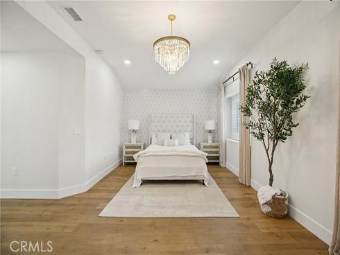 16542  Los Verdes   Lane, Huntington Beach, CA