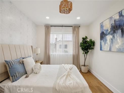 16542  Los Verdes   Lane, Huntington Beach, CA