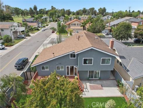 16542  Los Verdes   Lane, Huntington Beach, CA