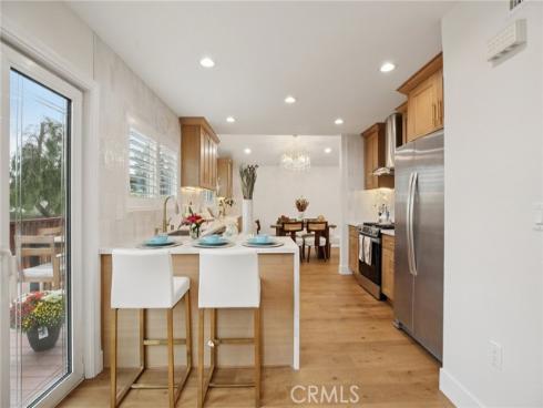 16542  Los Verdes   Lane, Huntington Beach, CA