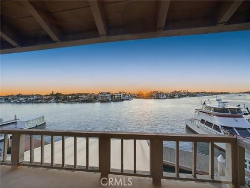 16611  Carousel   Lane, Huntington Beach, CA