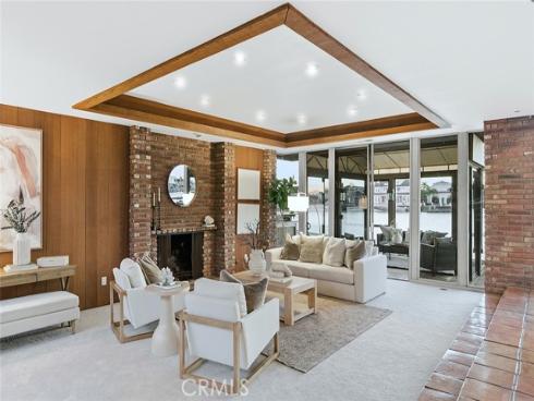 16611  Carousel   Lane, Huntington Beach, CA