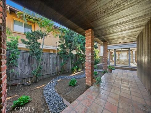 16611  Carousel   Lane, Huntington Beach, CA