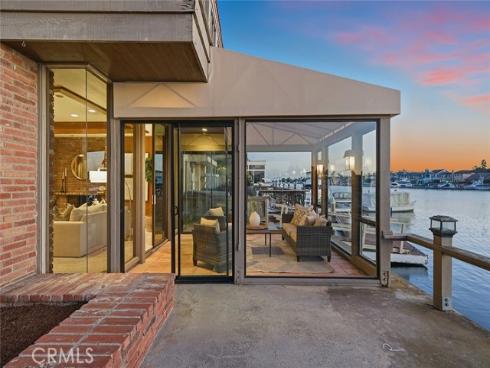 16611  Carousel   Lane, Huntington Beach, CA