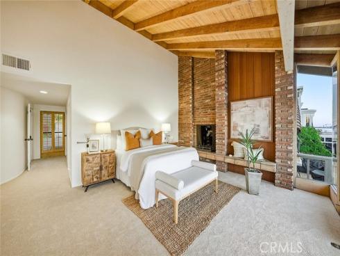 16611  Carousel   Lane, Huntington Beach, CA