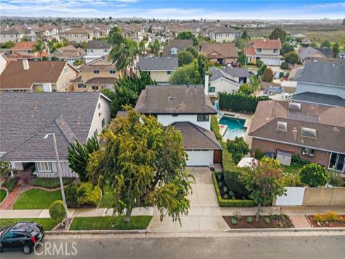 5262  Glenroy Dr  , Huntington Beach, CA