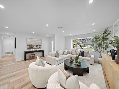 5262  Glenroy Dr  , Huntington Beach, CA