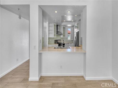 2000  Pacific Coast Hwy  309 , Huntington Beach, CA