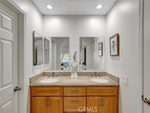 7262  Yellowtail Drive #206  , Huntington Beach, CA