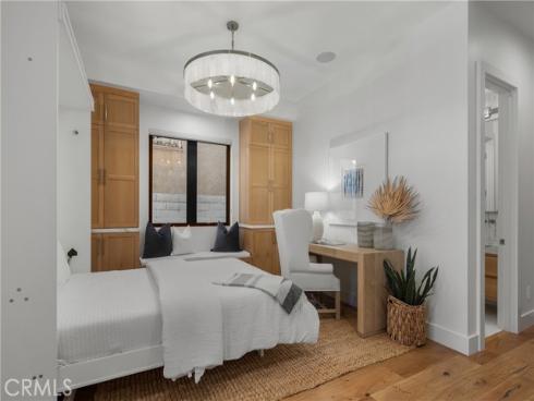 1004  Huntington  , Huntington Beach, CA