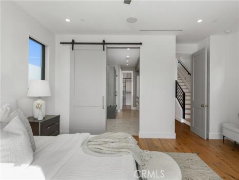 1004  Huntington  , Huntington Beach, CA