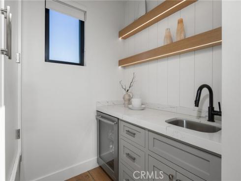 1004  Huntington  , Huntington Beach, CA