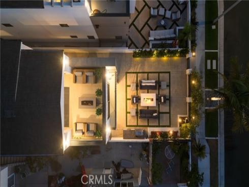 1004  Huntington  , Huntington Beach, CA