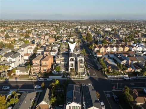 1004  Huntington  , Huntington Beach, CA