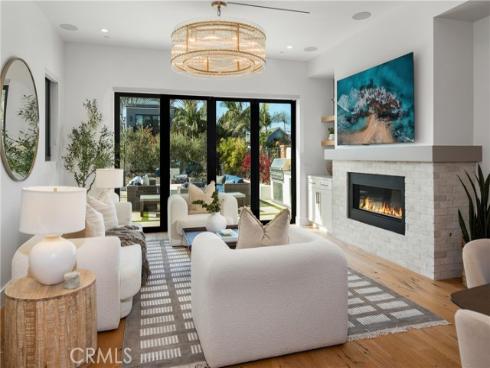 1004  Huntington  , Huntington Beach, CA