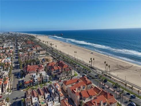 2000  Pacific Coast  103  Highway, Huntington Beach, CA