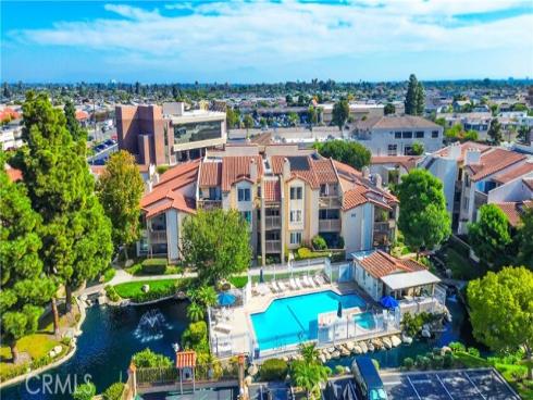 16551  Grunion Lane  204 , Huntington Beach, CA