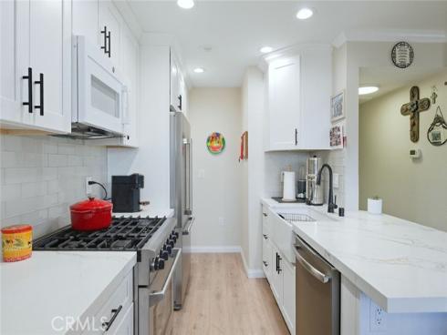 18272  Parkview Lane  101 , Huntington Beach, CA