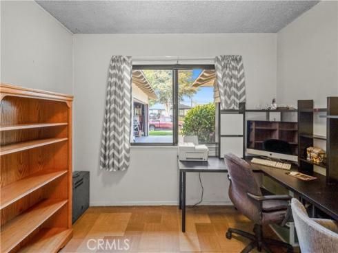 6112  Tyndall  , Huntington Beach, CA