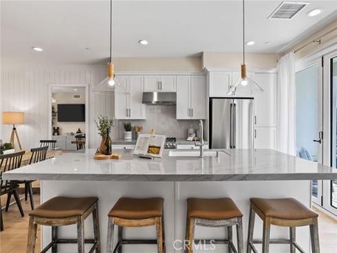 19051  Main  105  Street, Huntington Beach, CA