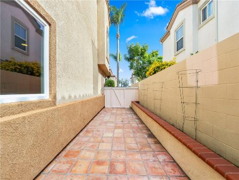 18871  Kithira   Circle, Huntington Beach, CA