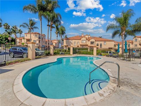 18871  Kithira   Circle, Huntington Beach, CA