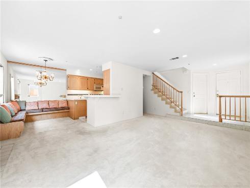 18871  Kithira   Circle, Huntington Beach, CA