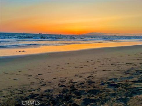 18900  Delaware  352  Street, Huntington Beach, CA