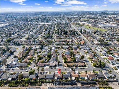 16582  Lucia   Lane, Huntington Beach, CA