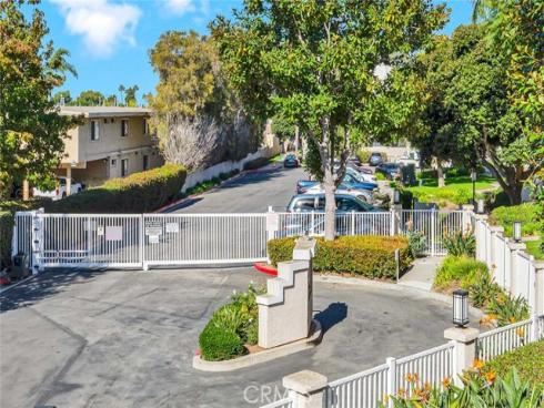 4561  Warner  201 , Huntington Beach, CA