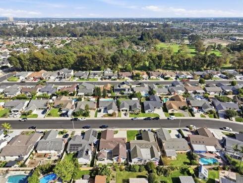 17821  Quintana   Lane, Huntington Beach, CA