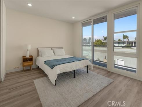 4001  Warner  , Huntington Beach, CA