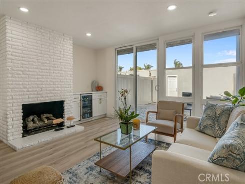 4001  Warner  , Huntington Beach, CA