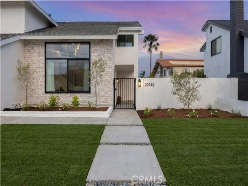 20942  Queens Park  , Huntington Beach, CA