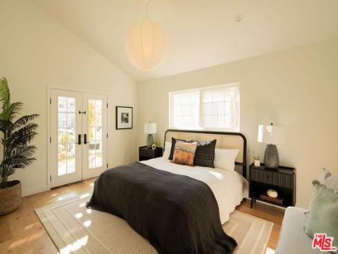 215  Portland   Avenue, Huntington Beach, CA