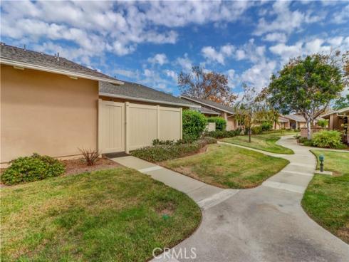 8566  Sierra  911-C , Huntington Beach, CA