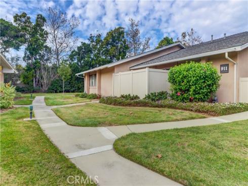 8566  Sierra  911-C , Huntington Beach, CA