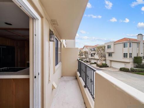 19302  Sawgrass Ln  , Huntington Beach, CA