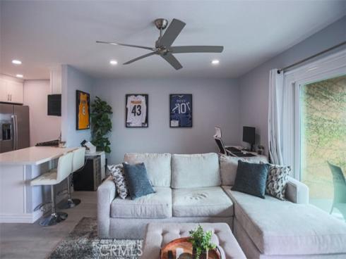 6600  Warner  102  Avenue, Huntington Beach, CA