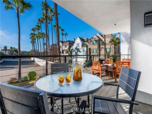 16255  Pacific  106  Circle, Huntington Beach, CA
