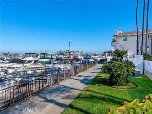 16255  Pacific  106  Circle, Huntington Beach, CA