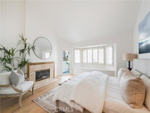 118  8th  , Huntington Beach, CA