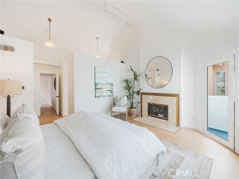 118  8th  , Huntington Beach, CA