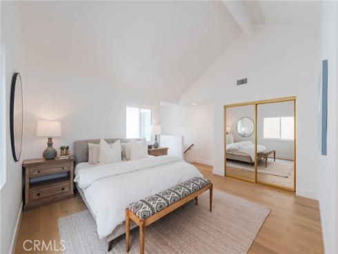 118  8th  , Huntington Beach, CA