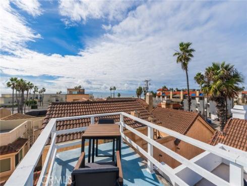 118  8th  , Huntington Beach, CA