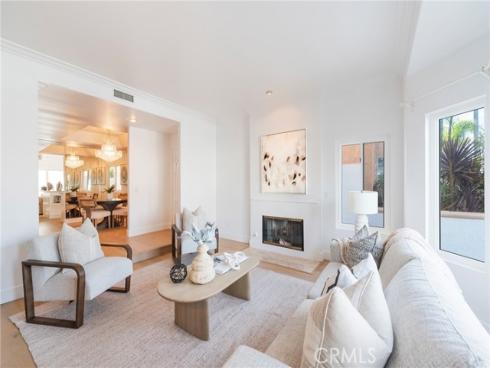 118  8th  , Huntington Beach, CA