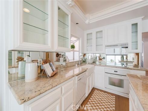 118  8th  , Huntington Beach, CA