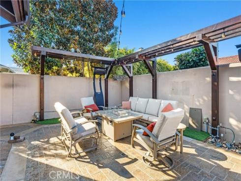 16931  Roundhill  , Huntington Beach, CA