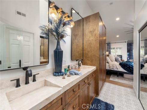 7401  Seabluff  102 , Huntington Beach, CA