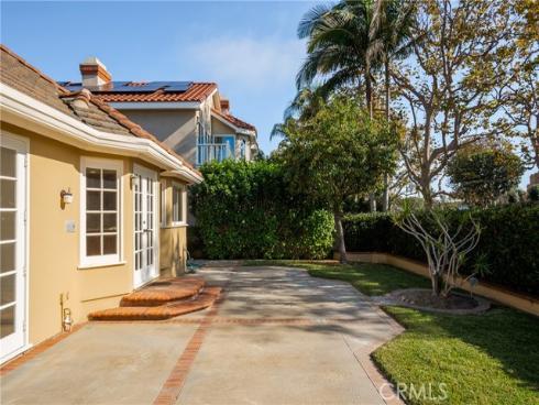 19371 Woodlands , Huntington Beach, CA